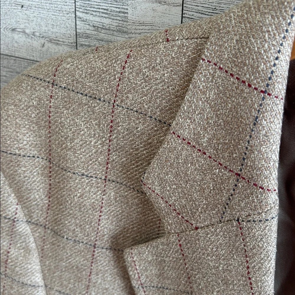 Tommy Hilfiger lining inside